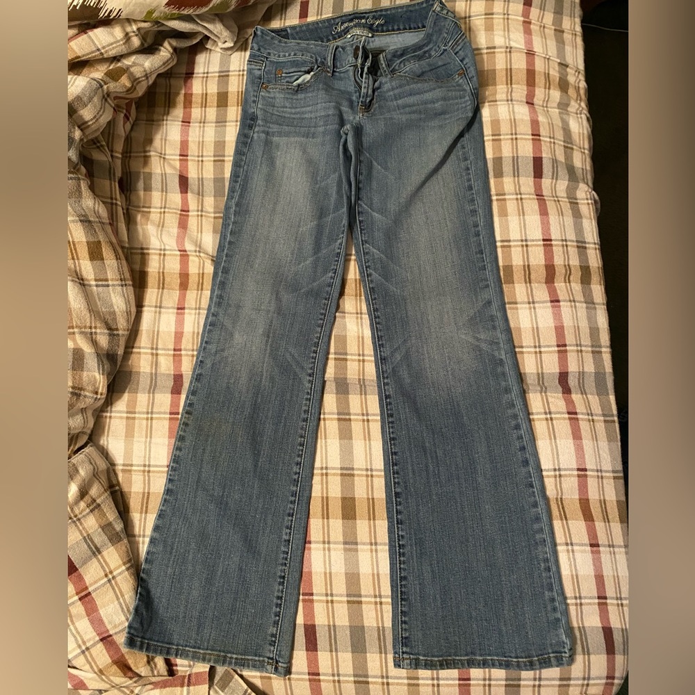American Eagle favorite boyfriend jeans size 4.